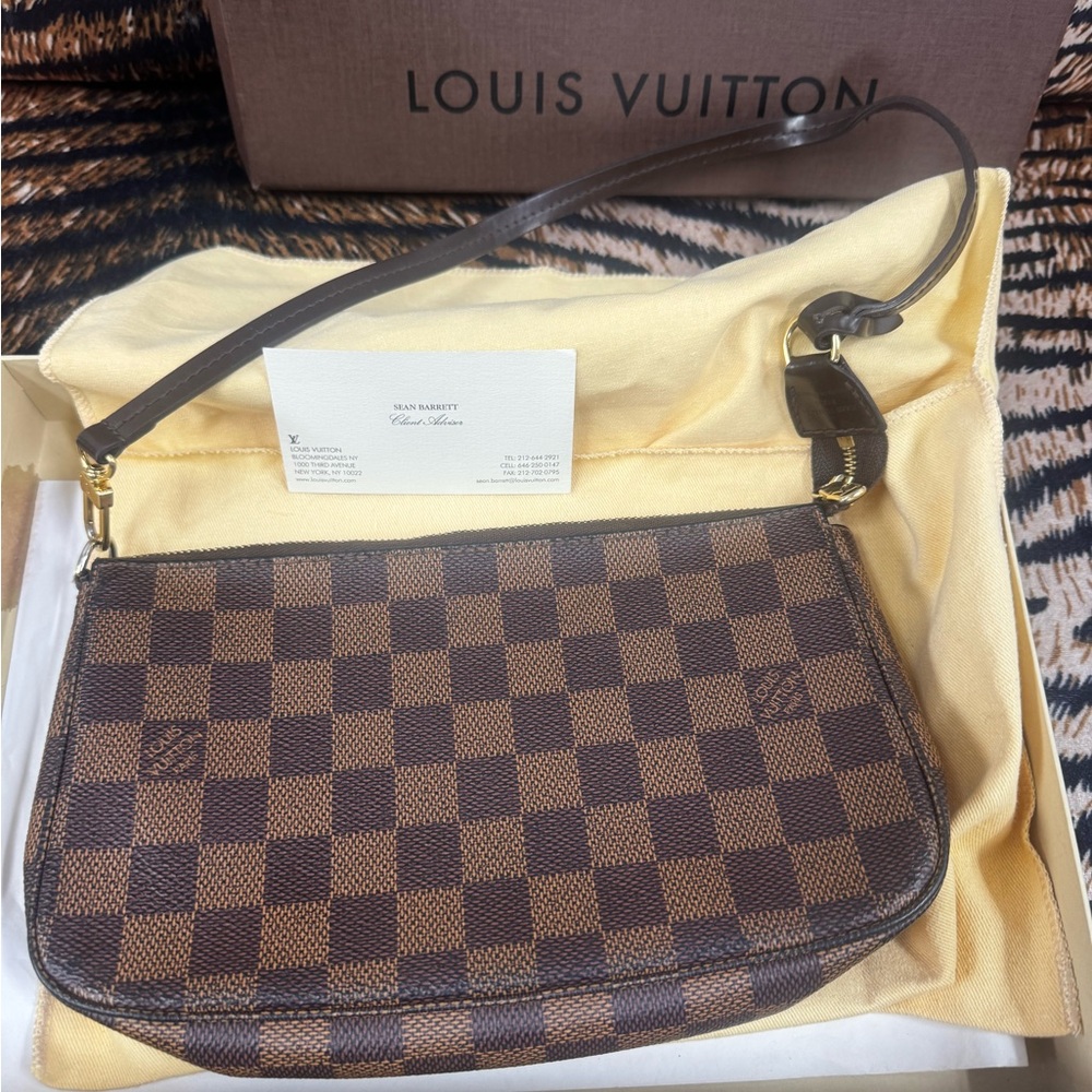 Louis Vuitton mini pouchette